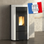 Poêle à granulés moderne 8 kW Angela EVO avec façade blanche et noire, design élégant pour un chauffage efficace.