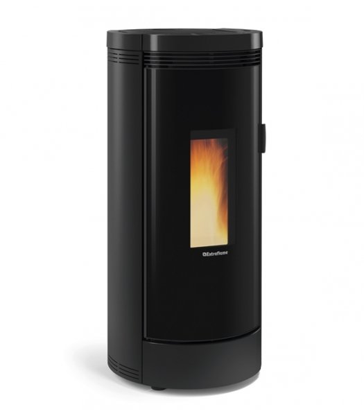 Poêle à pellets étanche 9 kW Debby, design moderne en noir, idéal pour un chauffage performant et écologique.